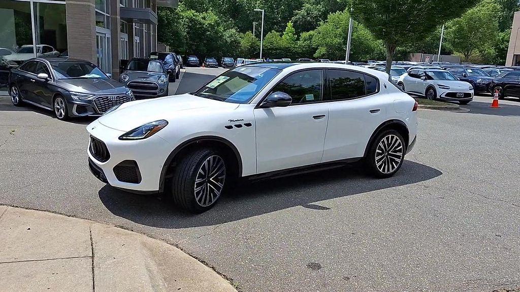 new 2025 Maserati Grecale car, priced at $89,915