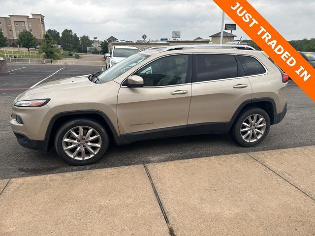 used 2015 Jeep Cherokee car, priced at $15,795