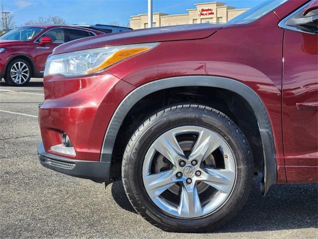 used 2015 Toyota Highlander car, priced at $16,426