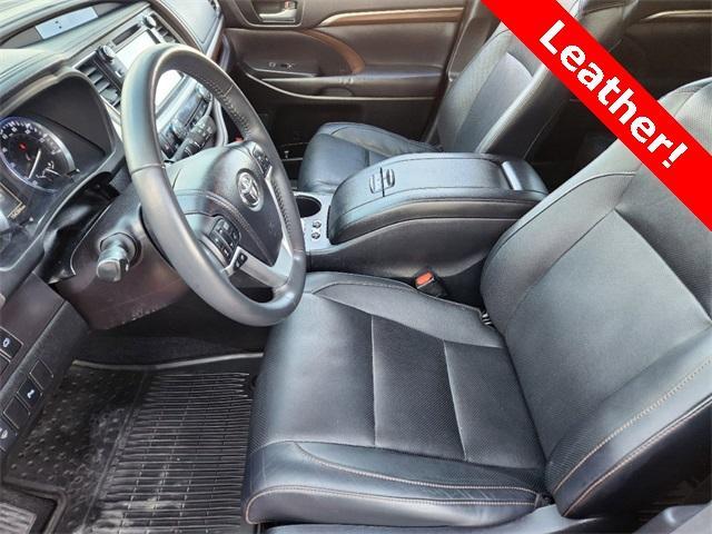 used 2015 Toyota Highlander car, priced at $16,426