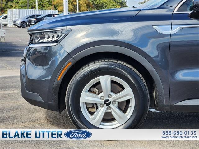 used 2022 Kia Sorento car, priced at $16,995