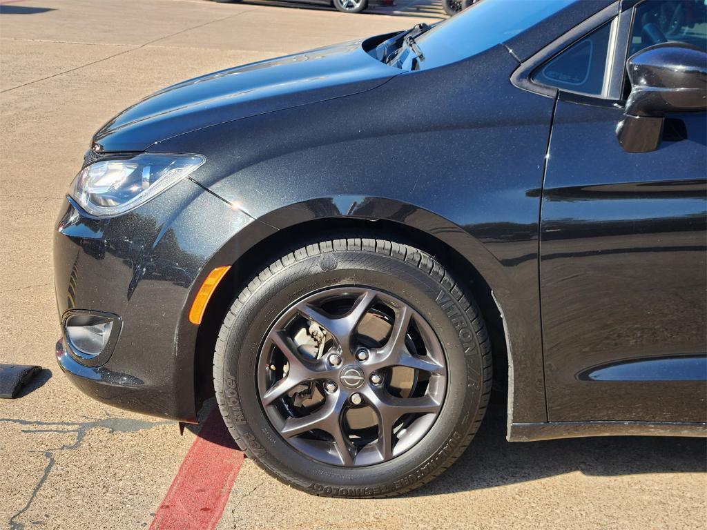 used 2020 Chrysler Pacifica car, priced at $22,110
