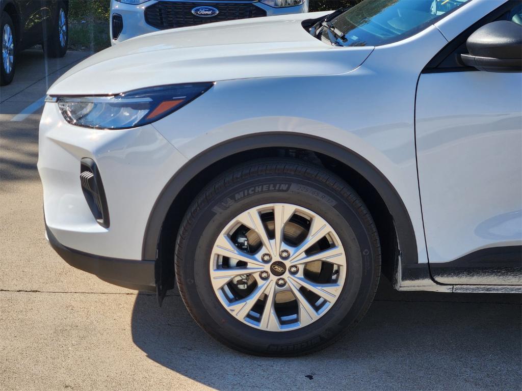 new 2025 Ford Escape car, priced at $22,350