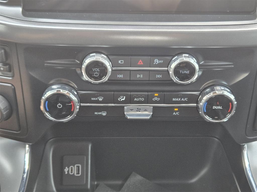new 2025 Ford F-150 car, priced at $42,325