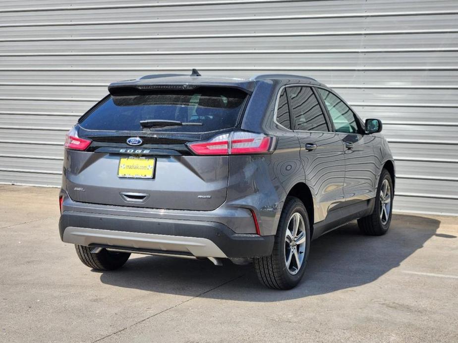 new 2024 Ford Edge car, priced at $29,570