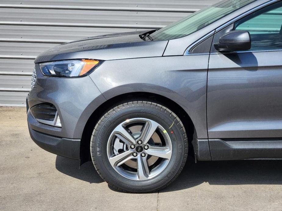 new 2024 Ford Edge car, priced at $29,570