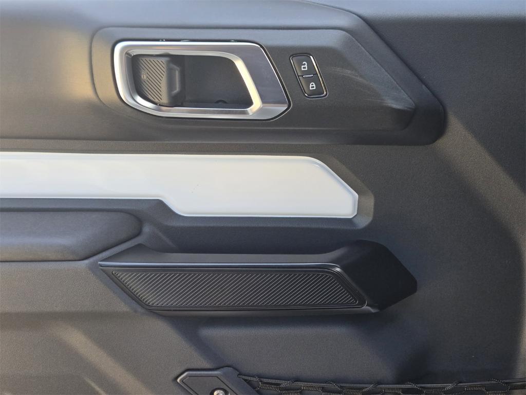 new 2025 Ford Bronco car, priced at $55,572