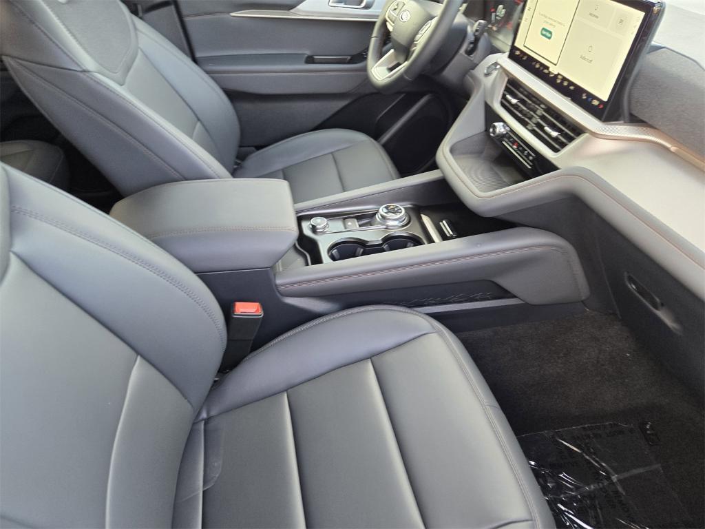 new 2025 Ford Explorer car, priced at $39,265