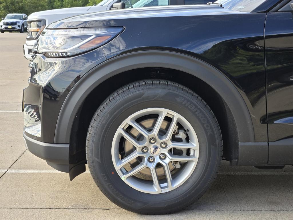 new 2025 Ford Explorer car, priced at $39,265