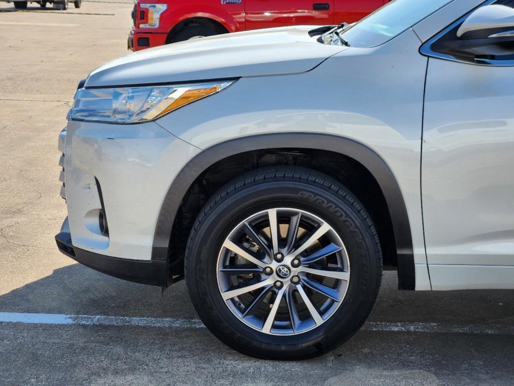 used 2018 Toyota Highlander car, priced at $17,400