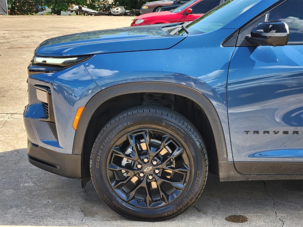 used 2024 Chevrolet Traverse car, priced at $39,900