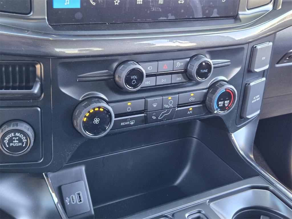 new 2025 Ford F-150 car, priced at $43,370