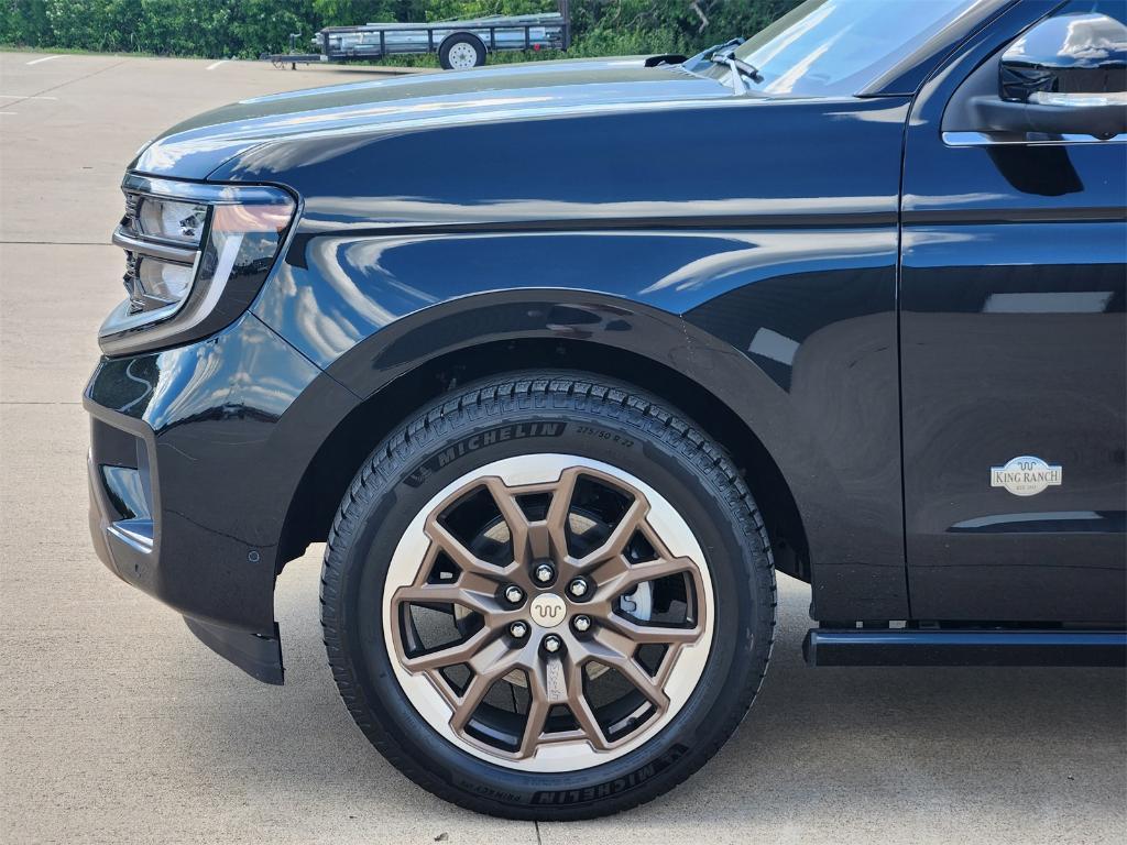 new 2025 Ford Expedition car, priced at $82,033