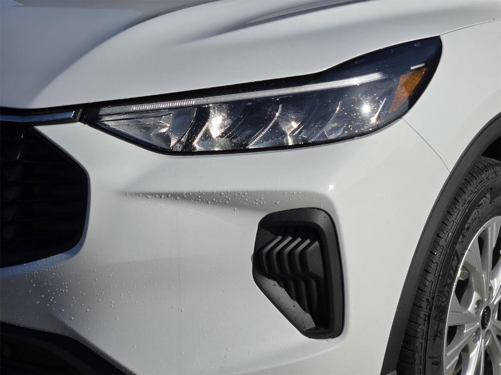 new 2025 Ford Escape car, priced at $28,011