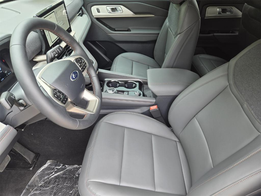 new 2025 Ford Explorer car, priced at $40,562