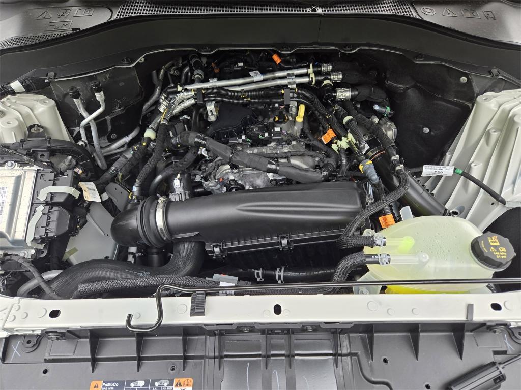 new 2025 Ford Explorer car, priced at $40,562