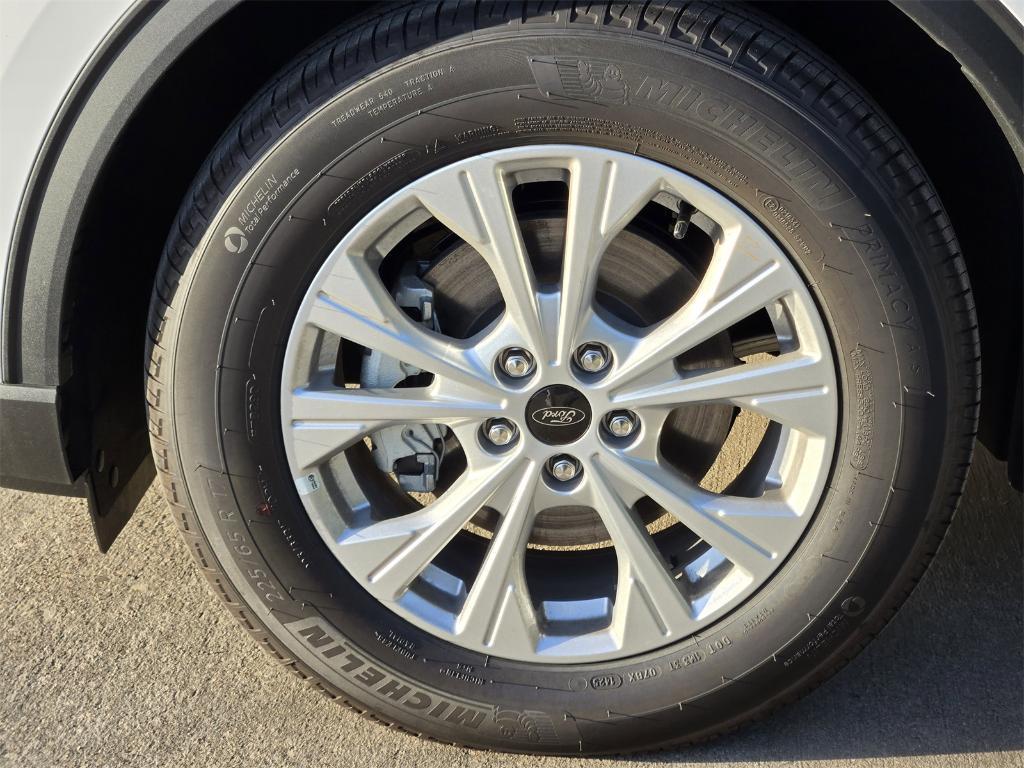 new 2025 Ford Escape car, priced at $22,303