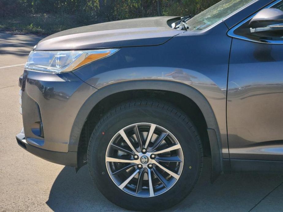 used 2019 Toyota Highlander car, priced at $21,999