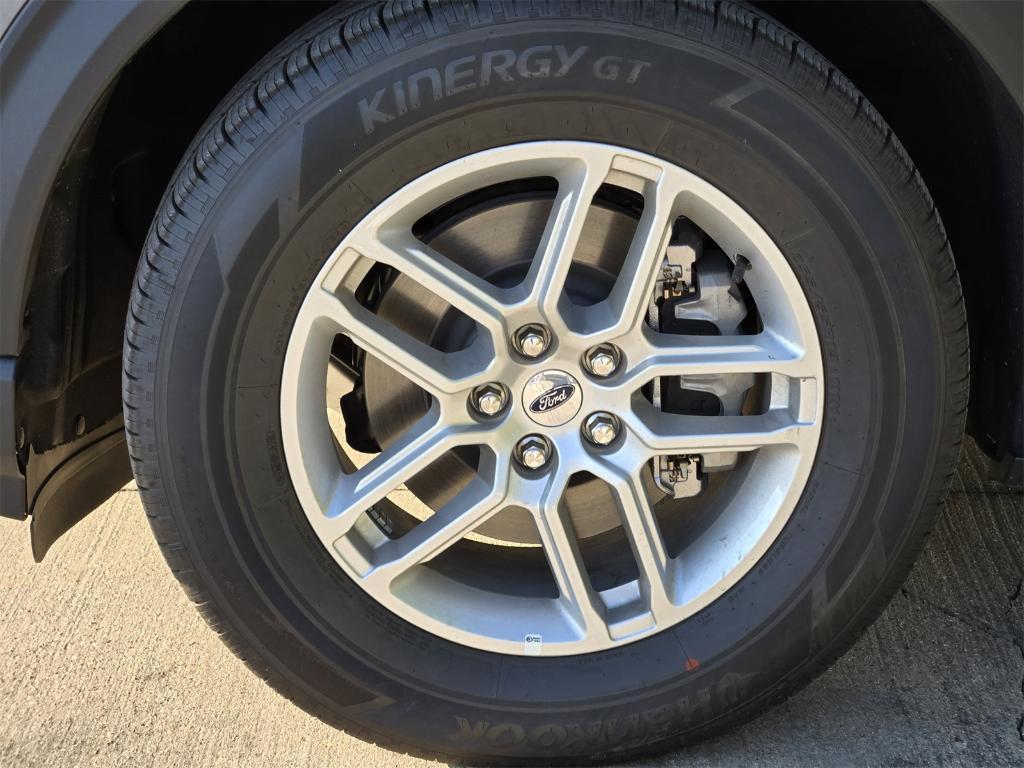 new 2025 Ford Explorer car, priced at $36,665