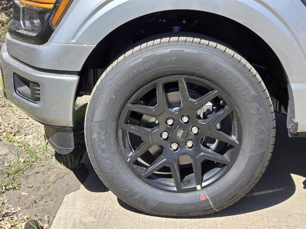new 2025 Ford F-150 car, priced at $43,370