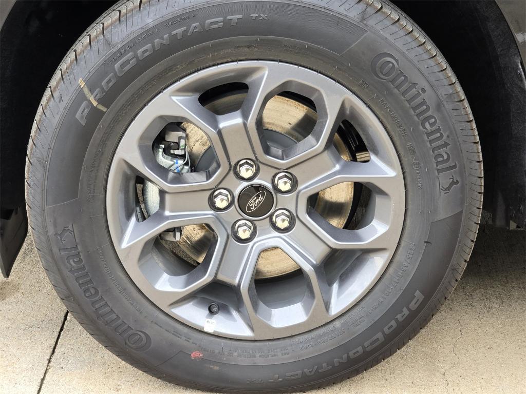new 2025 Ford Maverick car, priced at $30,297