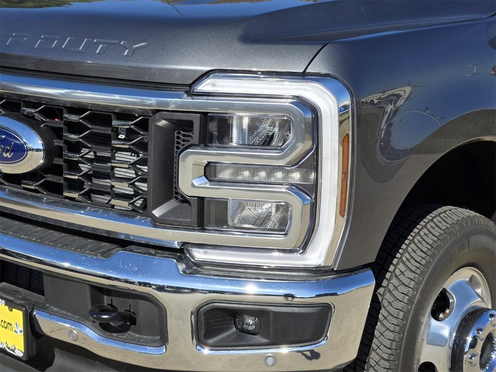new 2025 Ford F-350 car, priced at $89,995