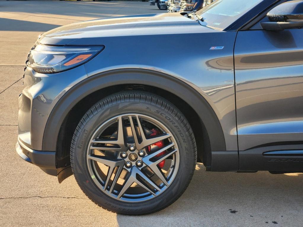 new 2025 Ford Explorer car, priced at $41,845