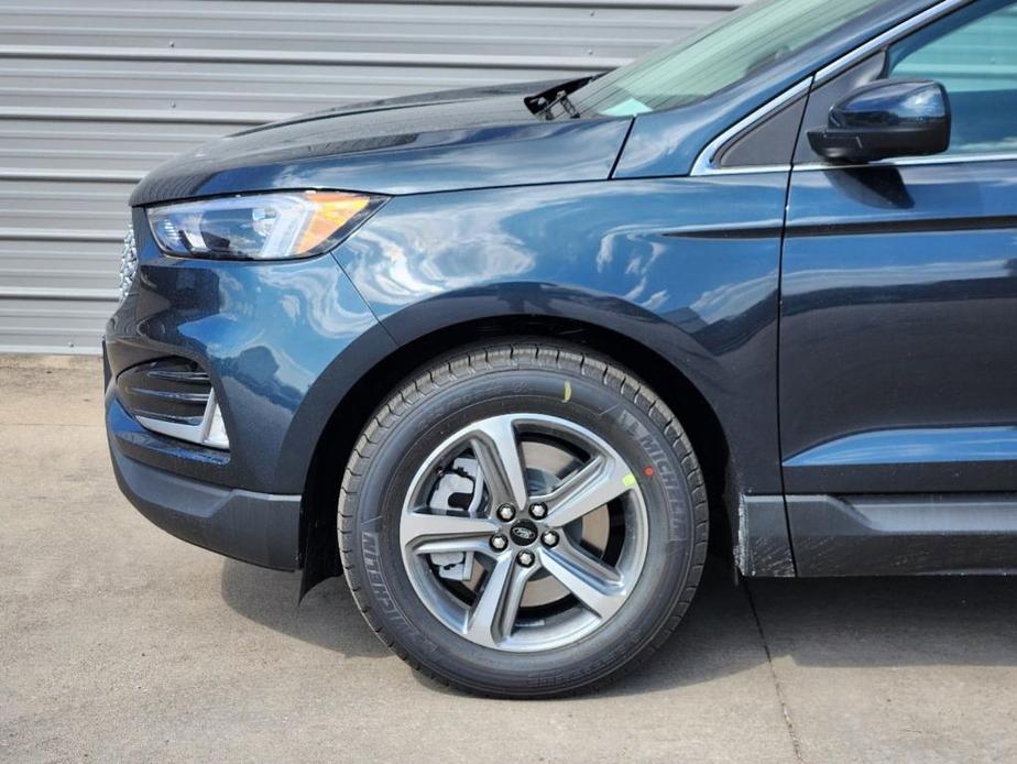 new 2024 Ford Edge car, priced at $30,065