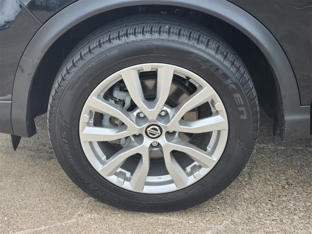 used 2022 Nissan Rogue Sport car, priced at $22,580