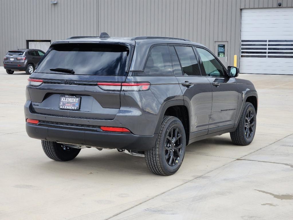 new 2025 Jeep Grand Cherokee car, priced at $41,095