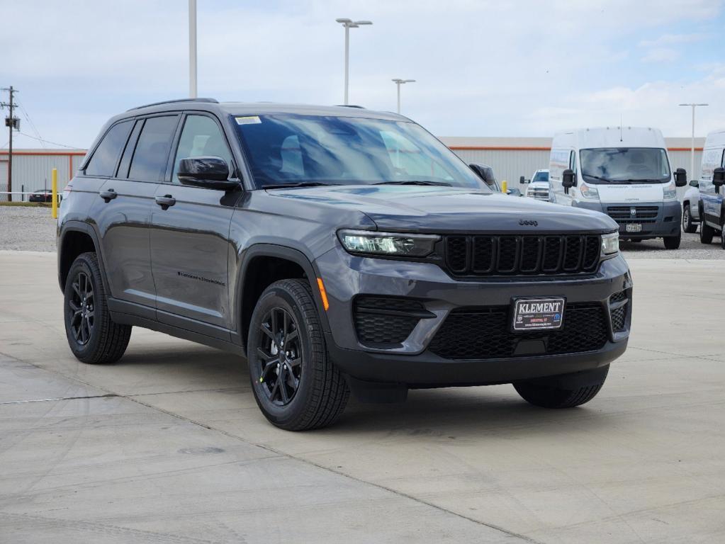 new 2025 Jeep Grand Cherokee car, priced at $41,095