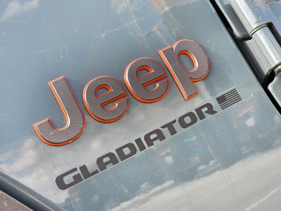 new 2024 Jeep Gladiator car, priced at $51,890