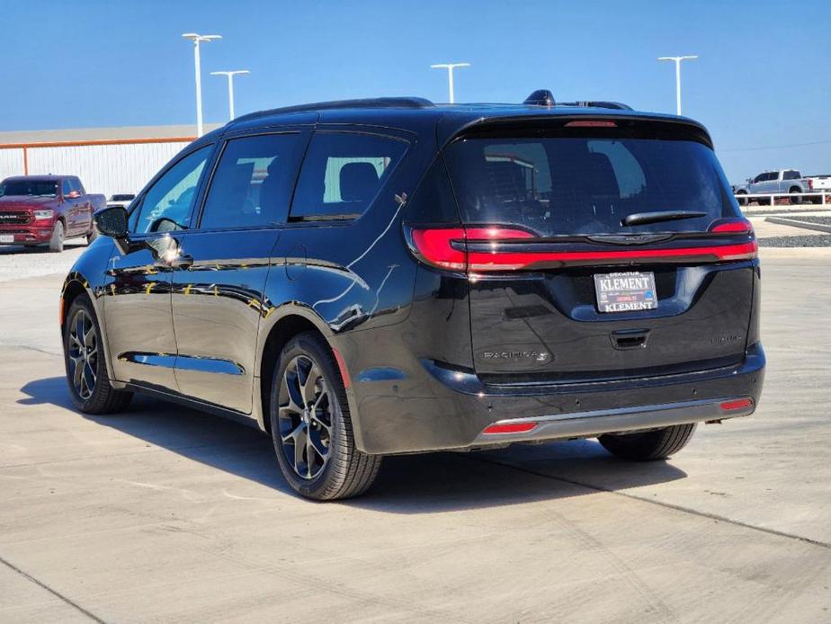 new 2025 Chrysler Pacifica car, priced at $48,148