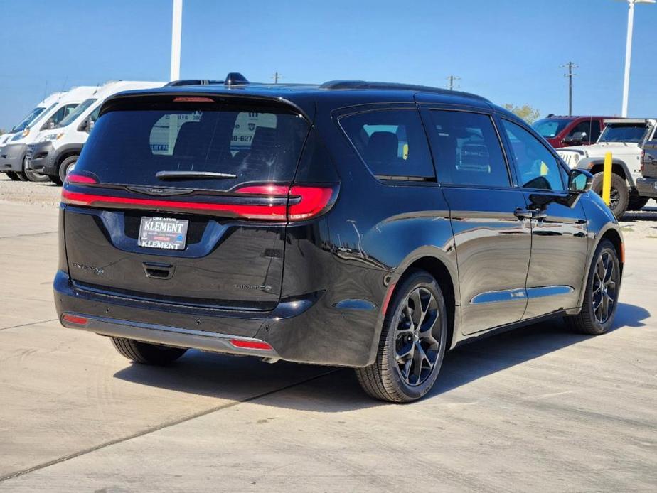 new 2025 Chrysler Pacifica car, priced at $48,148