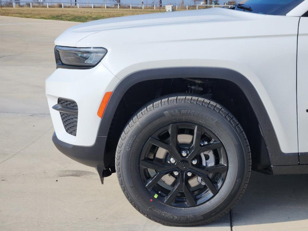 new 2025 Jeep Grand Cherokee car, priced at $43,512