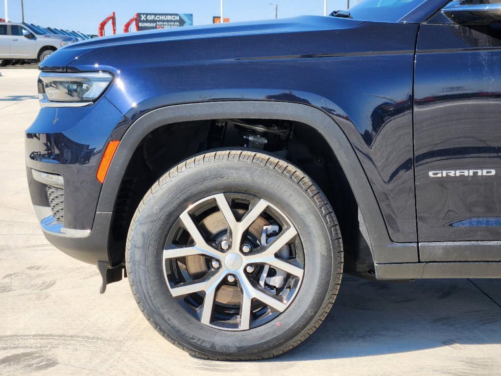 new 2024 Jeep Grand Cherokee L car, priced at $40,161