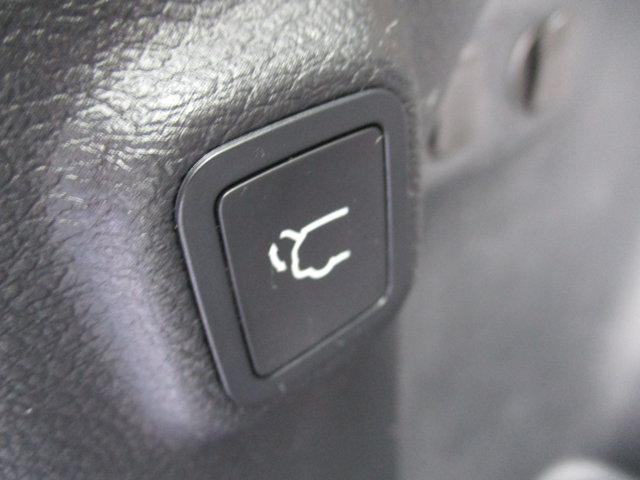 used 2020 Jeep Cherokee car, priced at $23,995