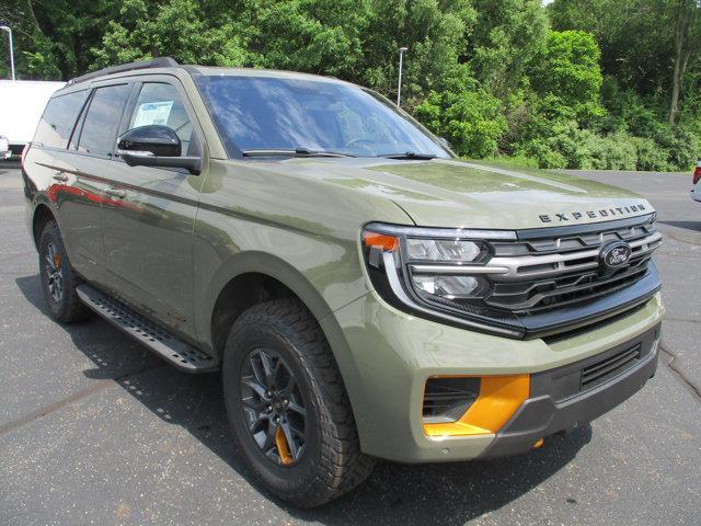 new 2025 Ford Expedition car, priced at $81,995