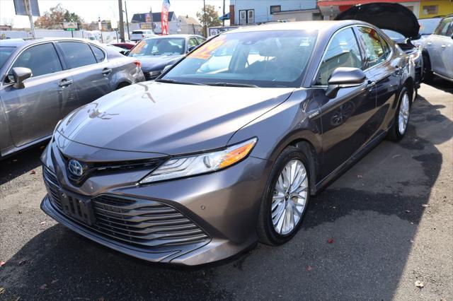 used 2018 Toyota Camry Hybrid car, priced at $17,995