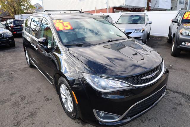 used 2017 Chrysler Pacifica car, priced at $13,995