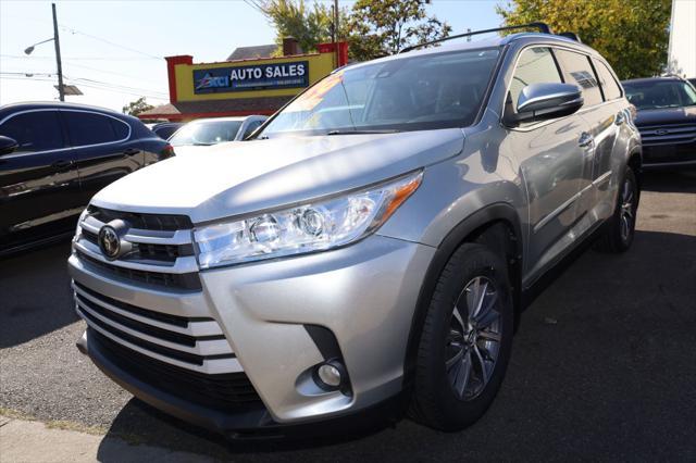 used 2019 Toyota Highlander car, priced at $21,495