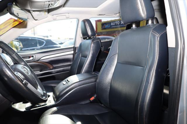 used 2019 Toyota Highlander car, priced at $21,495