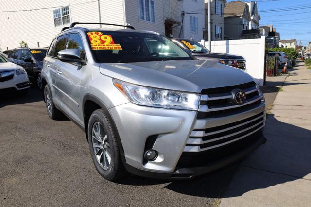 used 2019 Toyota Highlander car, priced at $21,495