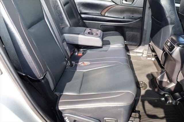 used 2019 Toyota Highlander car, priced at $21,495