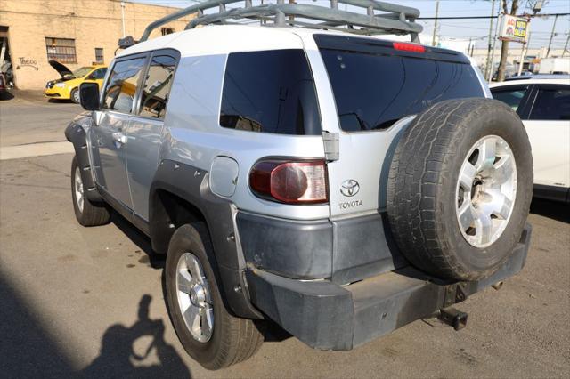 used 2007 Toyota FJ Cruiser car, priced at $10,495