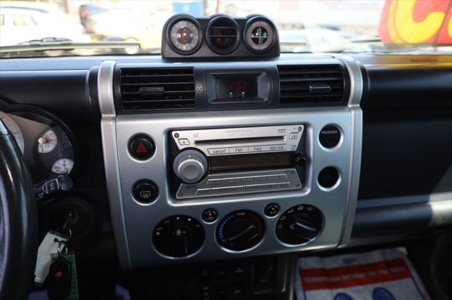 used 2007 Toyota FJ Cruiser car, priced at $10,495