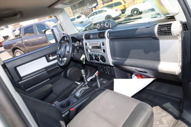 used 2007 Toyota FJ Cruiser car, priced at $10,495