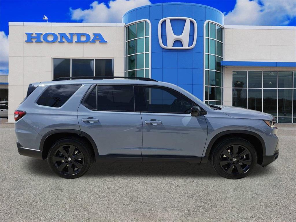 new 2025 Honda Pilot car, priced at $52,082