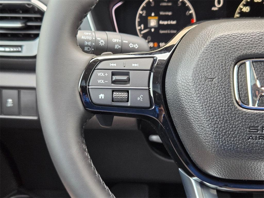 new 2025 Honda Pilot car, priced at $47,804