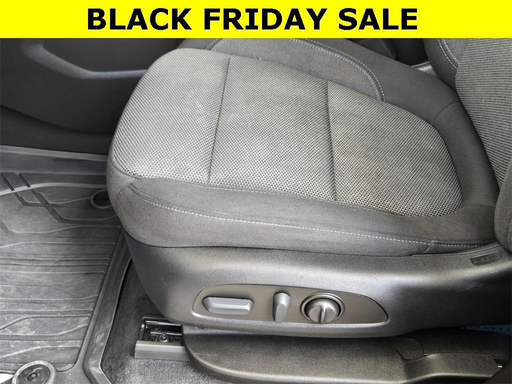 used 2023 Chevrolet Traverse car, priced at $30,000